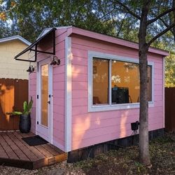Storage Shed / Mobile Office Pink