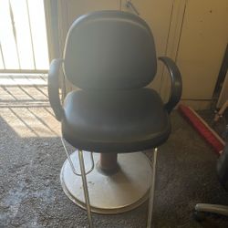Barber Chair Salon