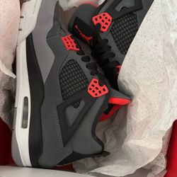 Air Jordan 4 Retro