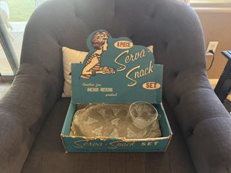 Vintage Anchor Hocking - with original box - Serve A Snack