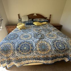 Aireloom Queen Bed - Mattress Boxspring Headboard Frame Bedding and 2 Night Stands