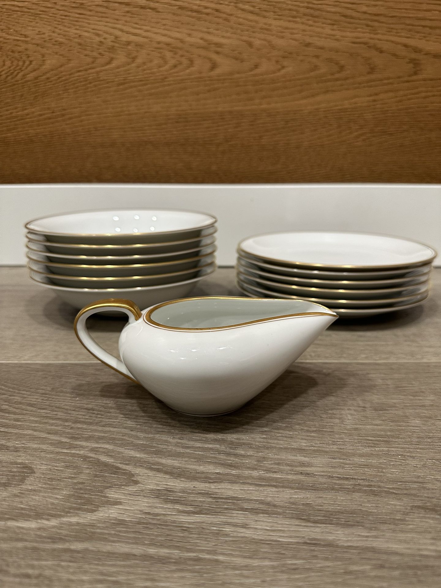 Noritake China Gold Rim Dinnerware Set 13 pcs Bowls Plates Gravy Made Japan