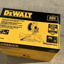 Dewalt Miter Saw 7 1/4” Combo Kit New Nuevo 