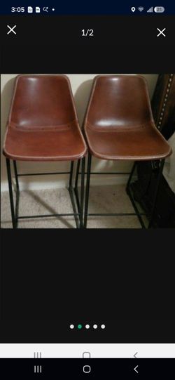 2 coaster bar Stools Exelent Condition 24"