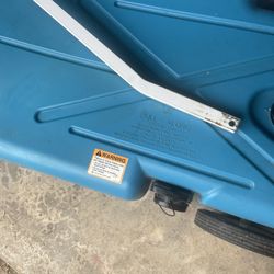 Portable Waste Tank 32 Gallon Tote-Along 4-Wheel 27844