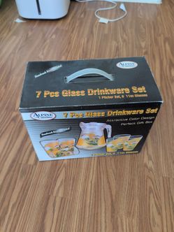 7-Piece glass drinkware set