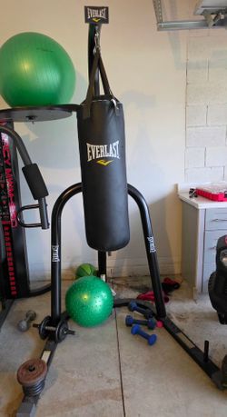 Everlast heavy punching bag + freestanding Everlast stand