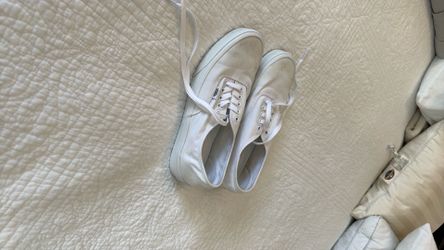 Men’s white vans