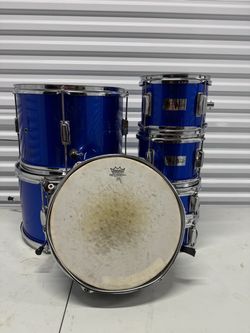 Music 7-Piece Drum Lot – 6 Blue Drums + Remo 13.5” Drum