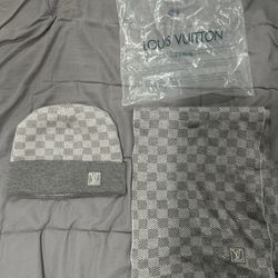 GRAY LOUIS VUITTON BEANIE & SCARF 