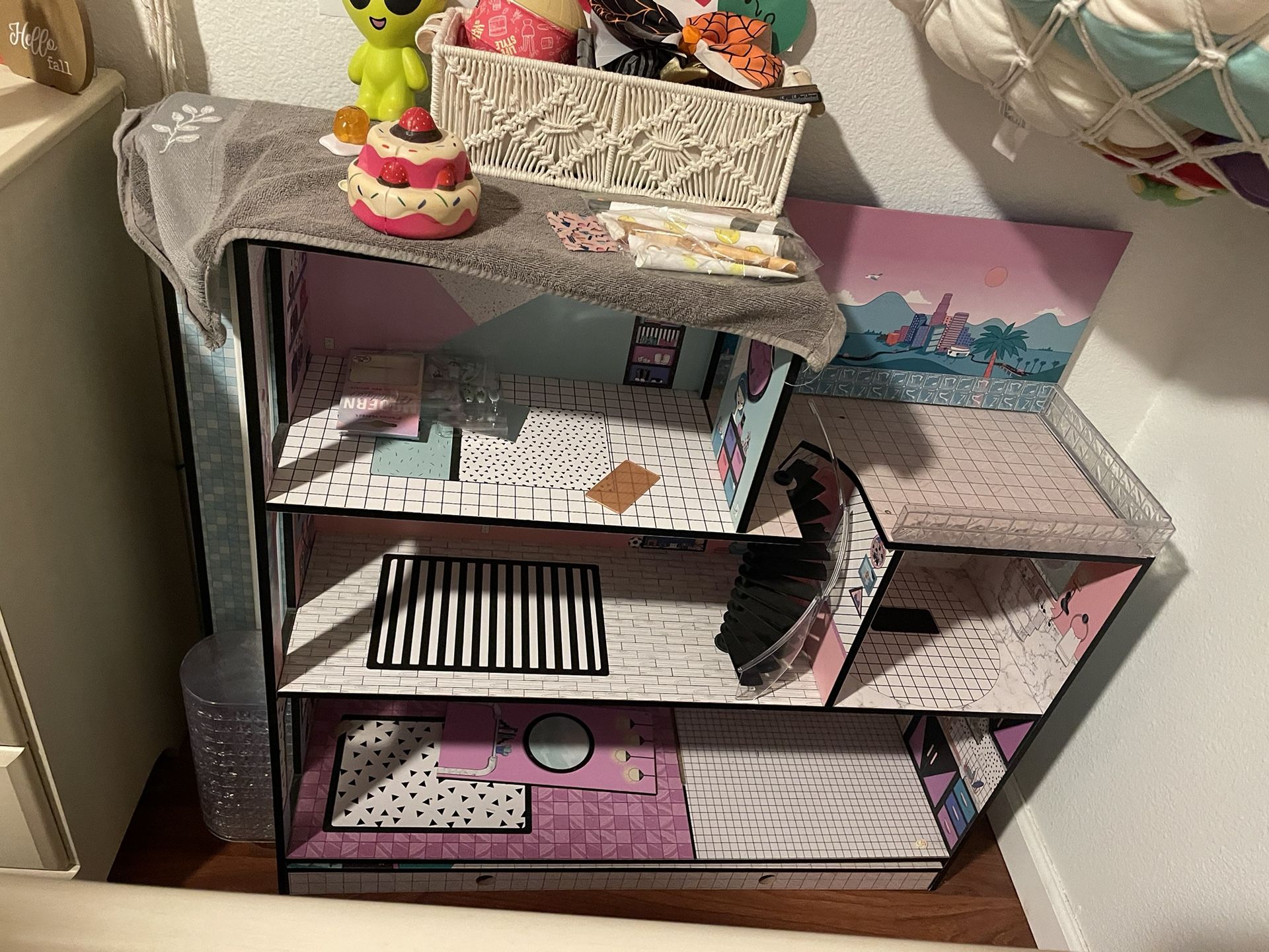 LOL doll House