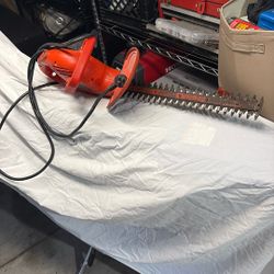 Electric bush trimmer Saw Black & Decker