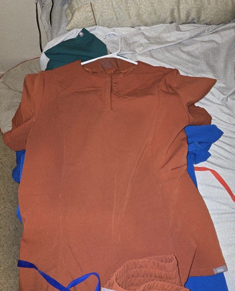 Figs RUST SCRUBS 60