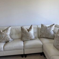 Cream Off White Color Sectional Sofa PLEASE MESSAGE ME ONLY WHEN READY TO BUY😀  OBO<——👀