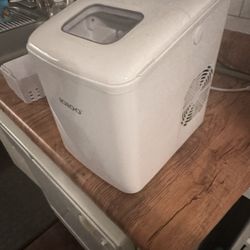 White Igloo Automatic Portable Ice Maker Self Clean