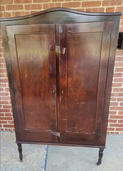 Armoire - Porch pickup