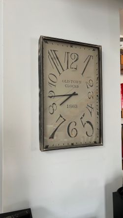 Decorative wall clock
