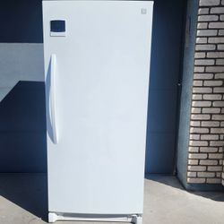 "KENMORE" STAND UP FREEZER RECENT MODEL LIKE NEW OF 
32" Wide x 70" 1/4 height X 28" 5/8 Depth 
FOR $ 480 DELIVERY & INSTALLATION FREE