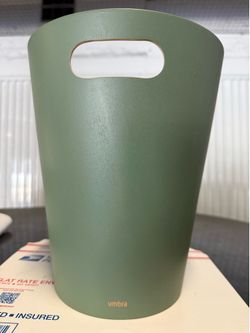 Umbra 2gal Woodrow Indoor Trash Can Green