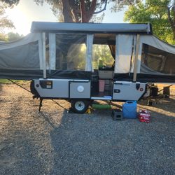 2006 Custom Seahawaks Fleetwood Graphite Camper