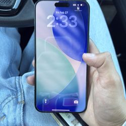 Iphone 15 pro max good condition 600 or obo