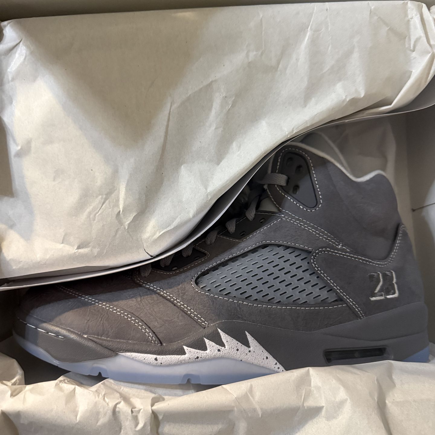 Size 12 Jordan 5 wolf ๐บ grey trade for lakers 4โs size 12