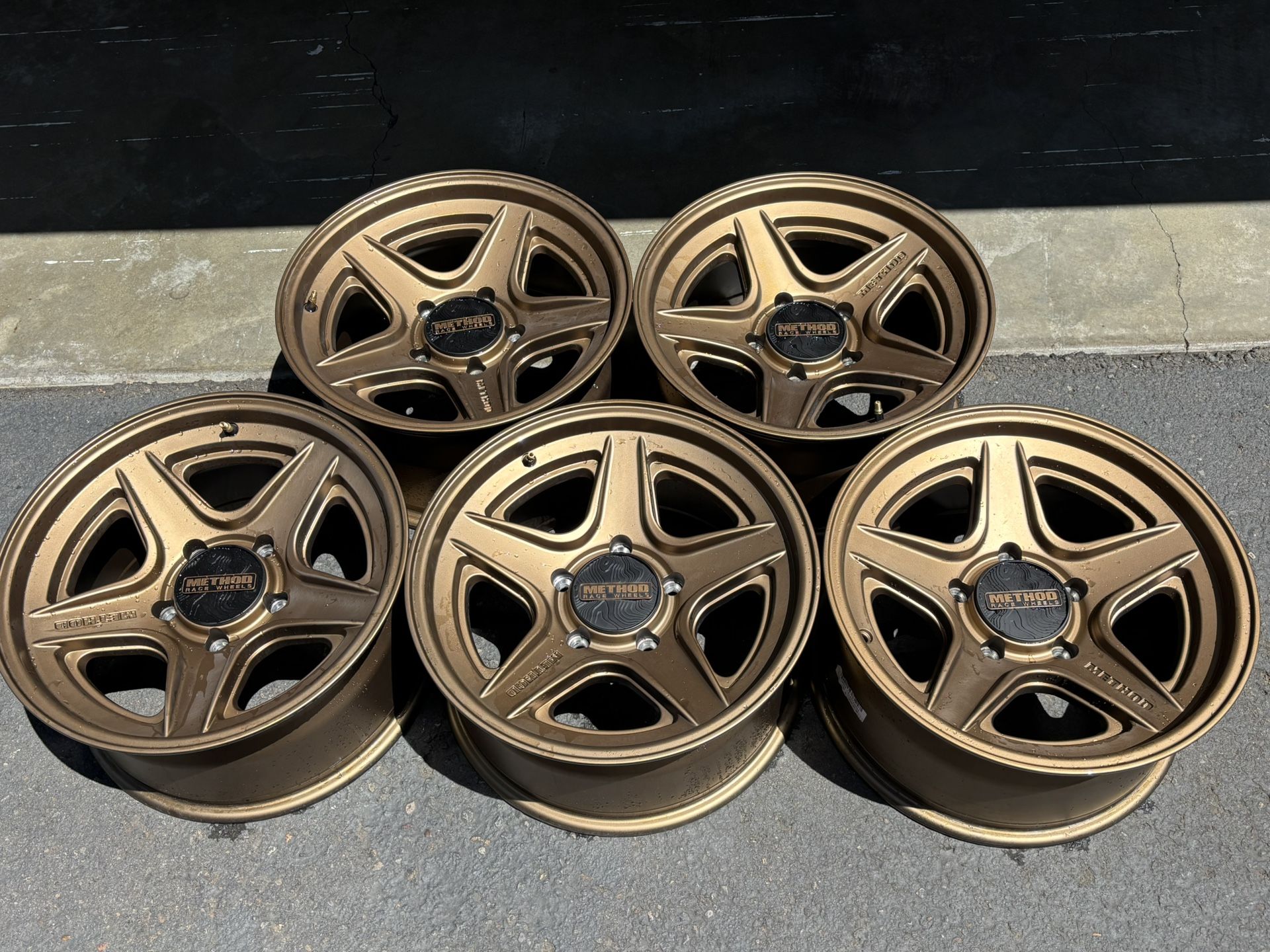 5 Method MR 319 wheels 17x8.5 5x5.5 BP Ram 1500 Ford Jeep Suzuki