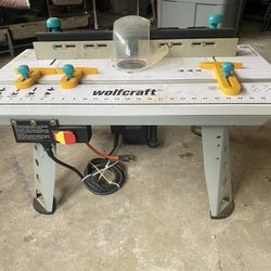 wolfcraft Router table with Freud FT2000E router and bits