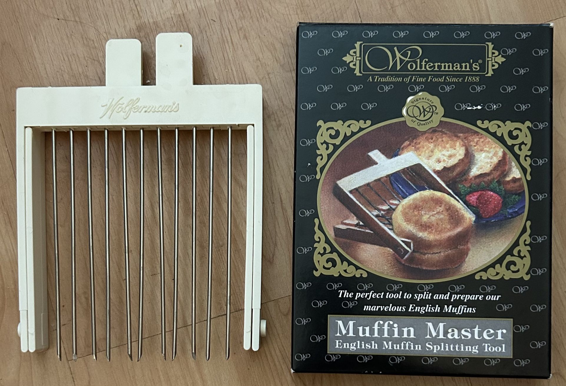 New in Box Wolferman's MUFFIN MASTER English Muffin Splitting Tool Slicer