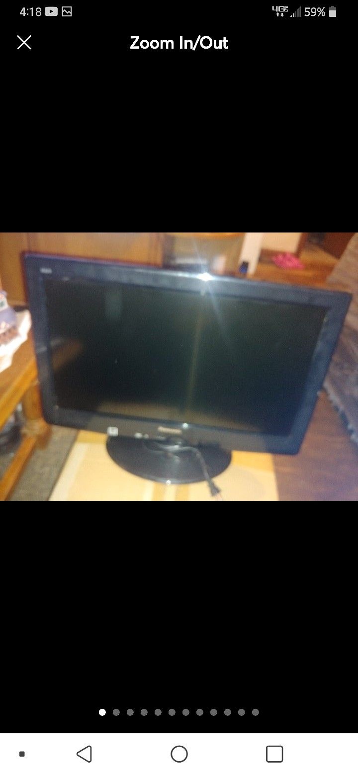 Panasonic Viera TC-L22X2 22 Inch 720p LCD HDTV / PC Monitor with iPod Dock