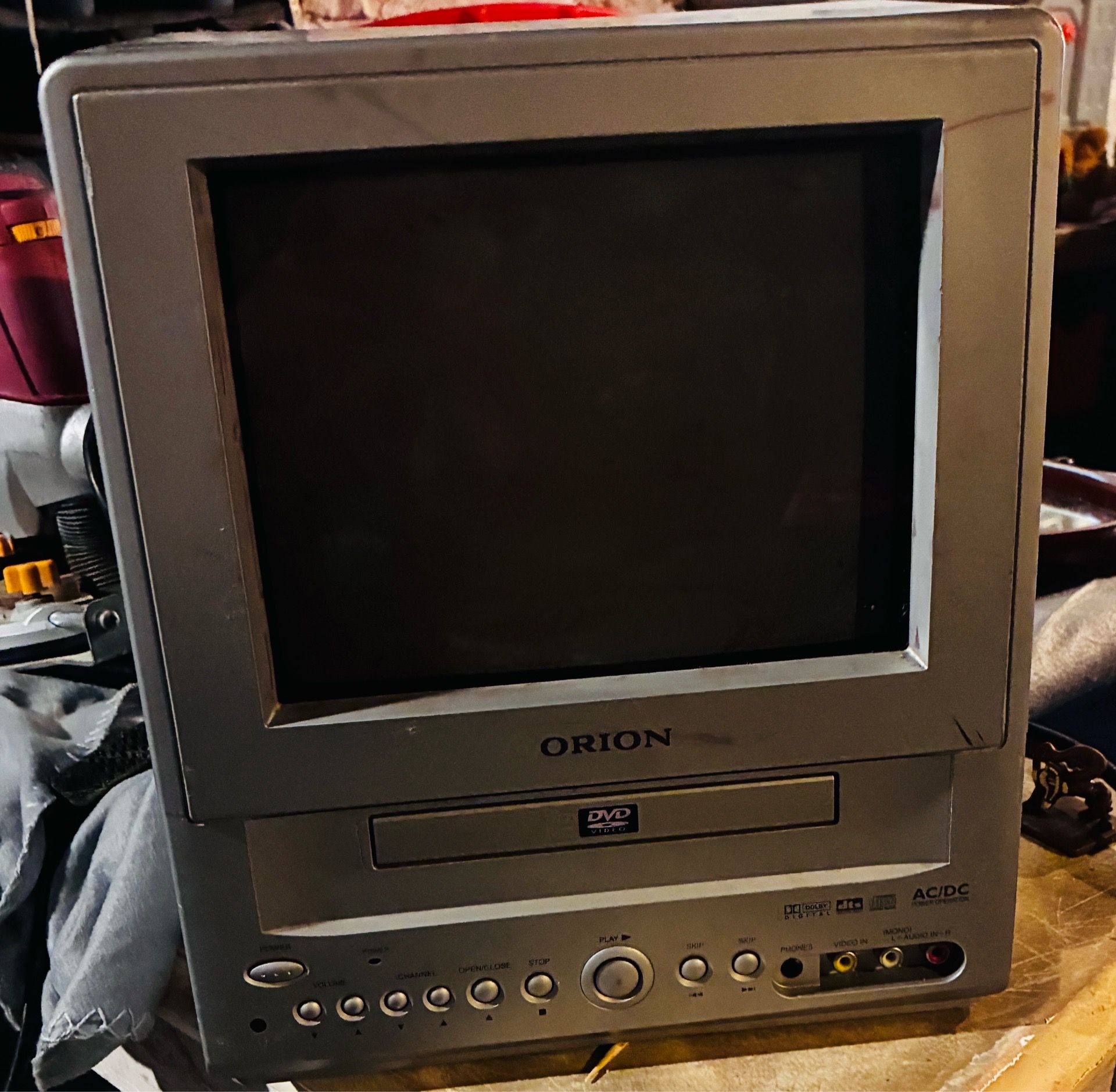 Orion Model TVDVD092 9" CRT TV/DVD Combo for Retro Gaming TV No Remote