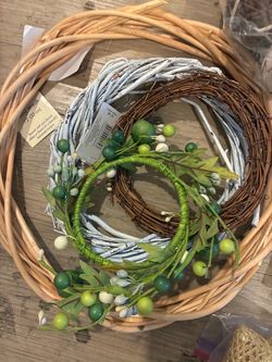 Large Wreath & Floral Craft Supply Lot – Wreaths, Moss, Tools & Decor