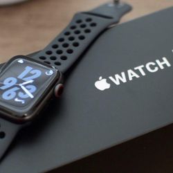 Nike Apple Watch SE