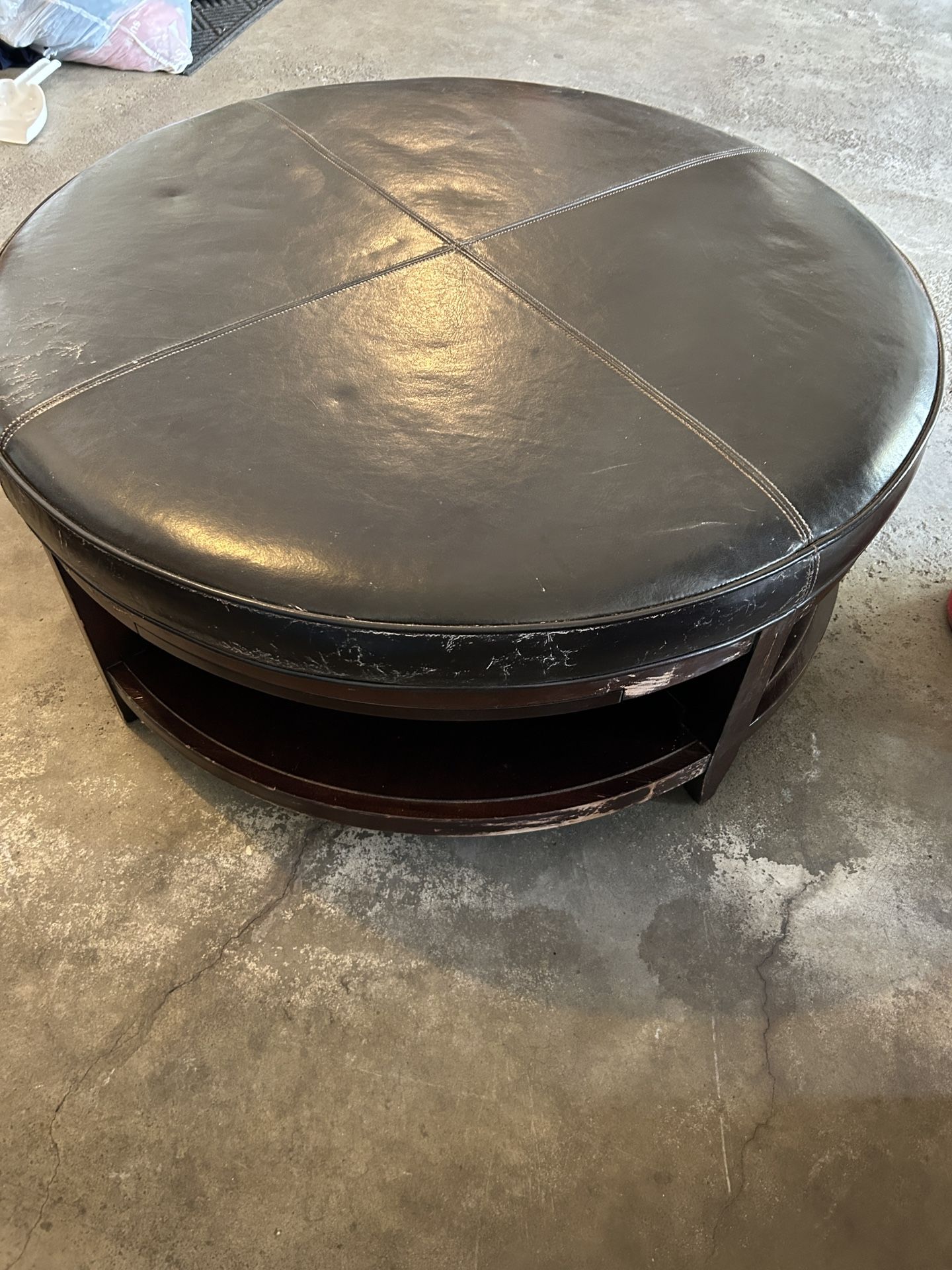 Round Wood And leather Ottoman
