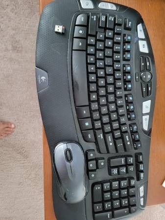 Logitech K350 Wave Ergonomic Keyboard with Unifying Wireless Technology - Black and mouse