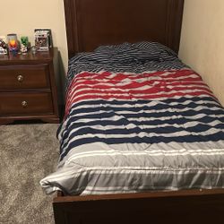 Bed With Lower Pull Out Bed 