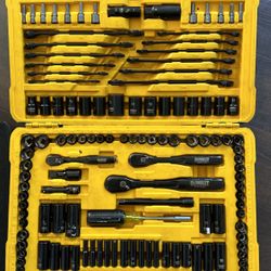 Used Dewalt Mecanic Tool Set 