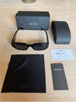 Sunglasses designer