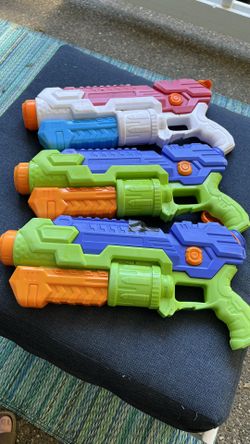 3 Squirt Guns (needs Repair)