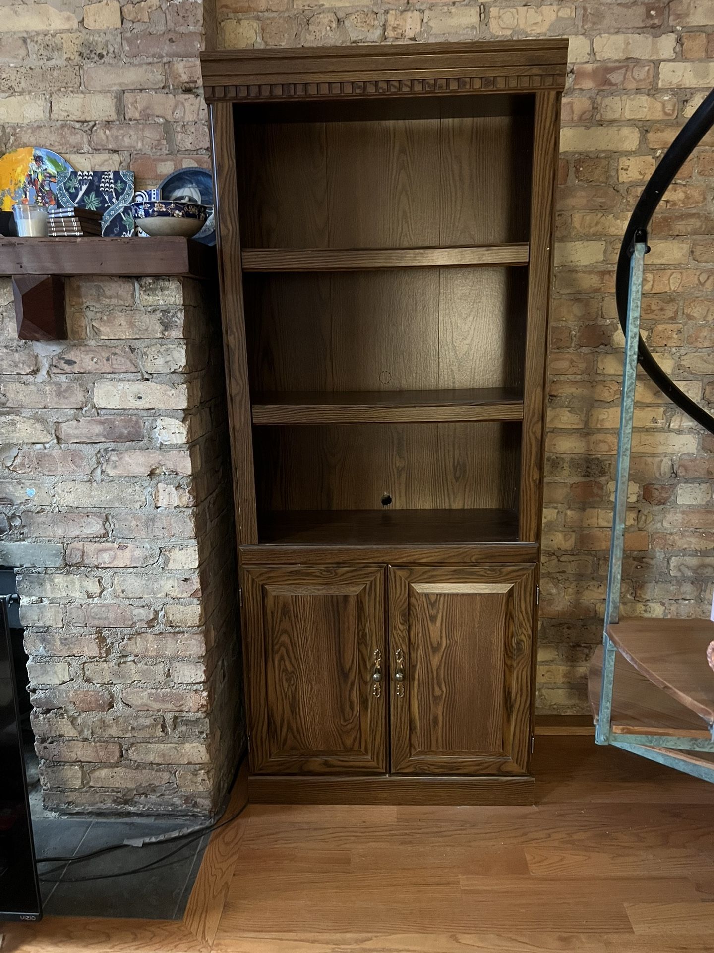 Bookshelf / Cabinet
