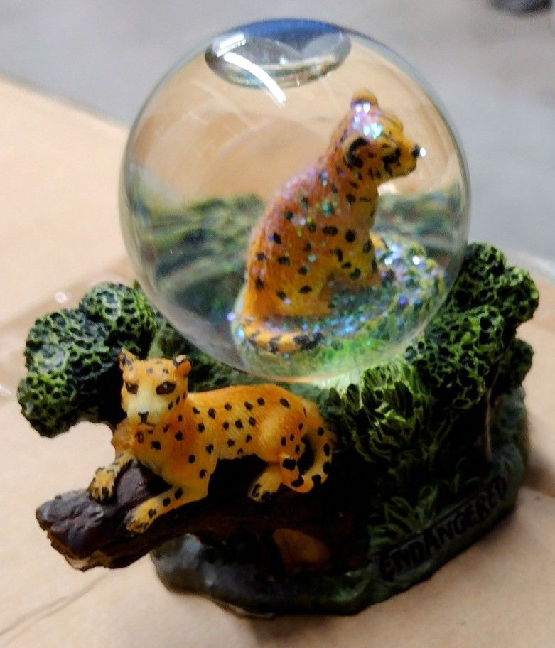 Cheetah Glitter Snow Globe