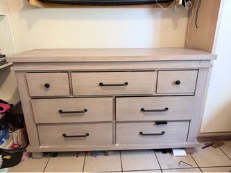 Modern 7-Drawer Wood Dresser
