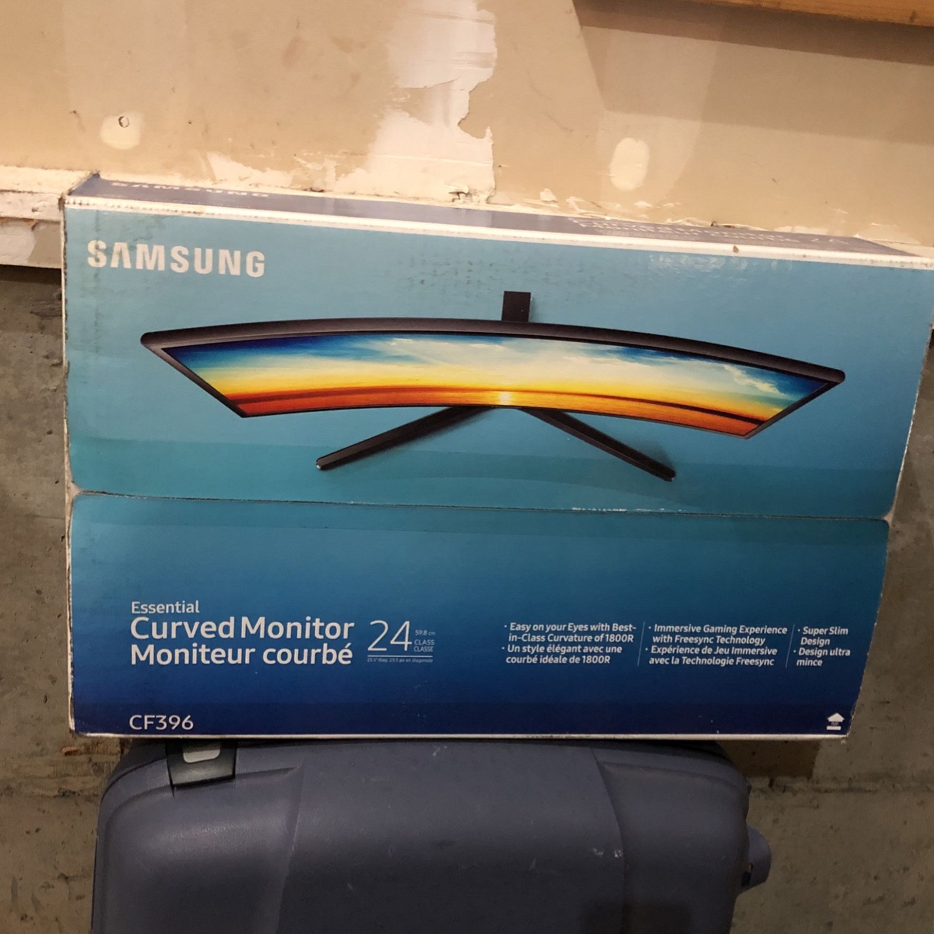 Packed Brand New Screen