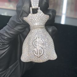 925 Silver With Moissanite Diamond Pendant 