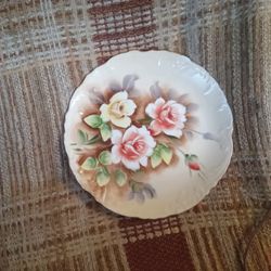 Vintage Norcrest P-80 Rose Ceramic Plate With Gold Trim 8 1/2 In
