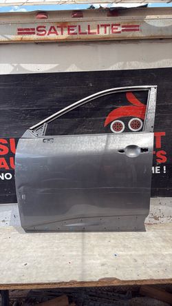 2021 Rogue Door Front Driver OEM 2026