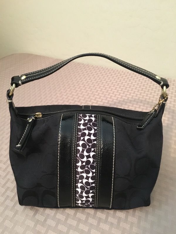 Very Small Black White Coach Purse No.K0749-41047 for Sale in Gilbert, AZ -  OfferUp