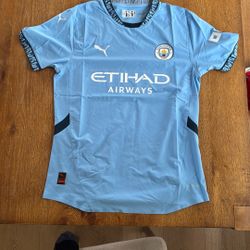 Manchester City Authentic Jersey Large