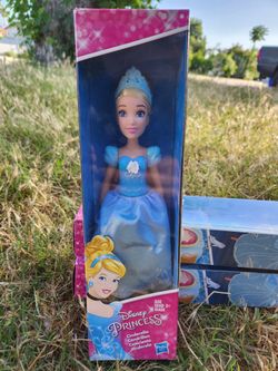 Disney Princess CINDERELLA 11" Doll - Hasbro - Ages 3 & Up