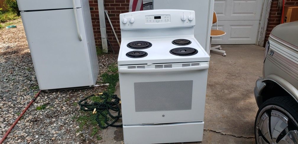 Nice White Coil Top Ge Range/oven Self Cleaning /with Timer